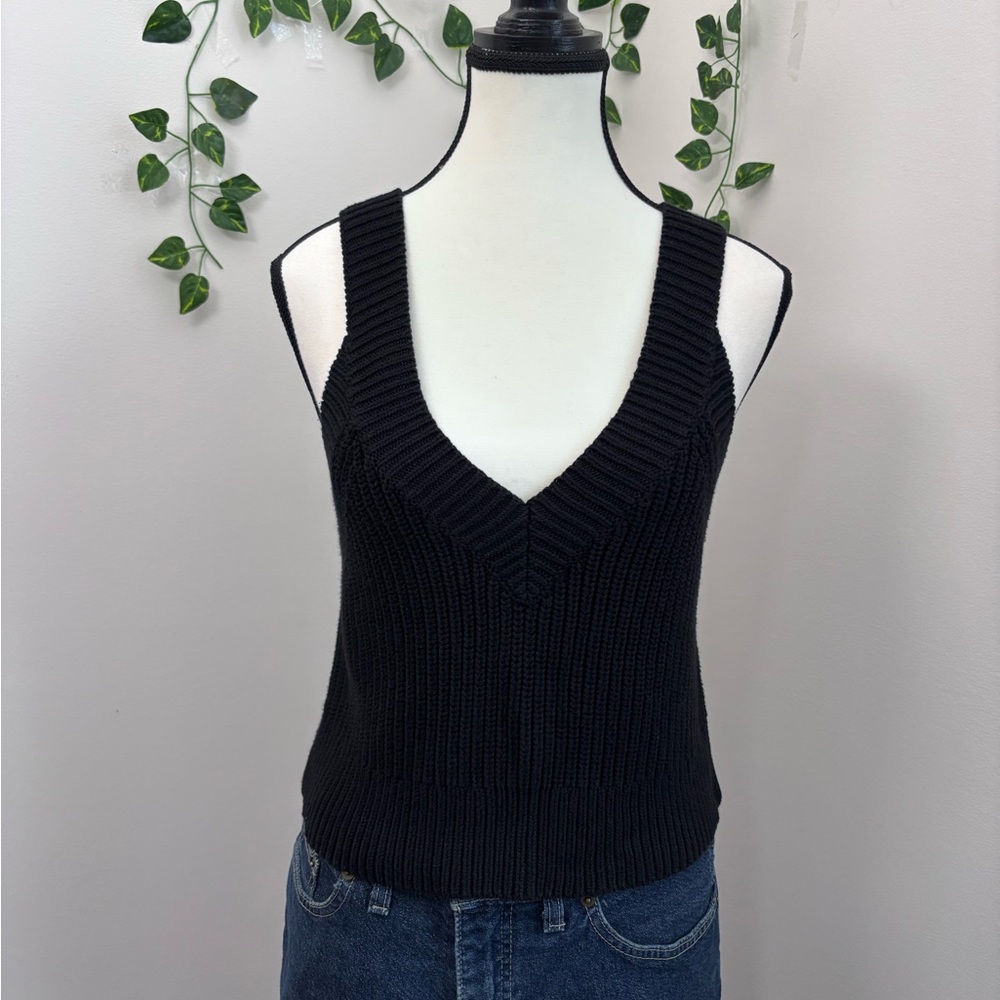 Aritzia Wilfred Free Black Knit V-Neck Sleeveless Top Size XS Cotton